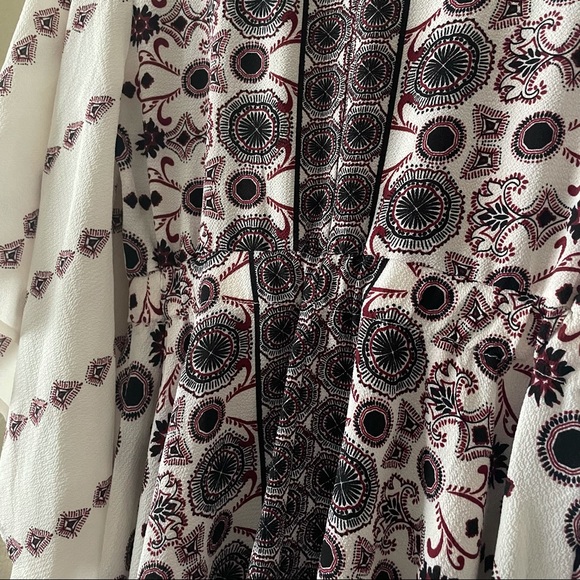 NWOT Boohoo Ivory & Maroon Ornate Aztec Tassel Flutter Sleeve Mini Dress - Picture 11 of 12